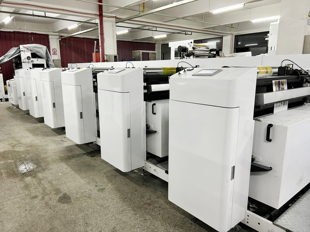 Máquina de impressão Flexográfica de papel artesanal multicolorida de 1000 mm com motor Inovance