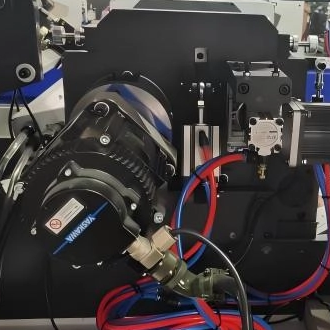 Estudo de caso de sucesso: M&aacute;quina de impress&atilde;o flexogr&aacute;fica personalizada RTRY-320 de 8 cores e duas torres para produ&ccedil;&atilde;o de etiquetas de alta precis&atilde;o