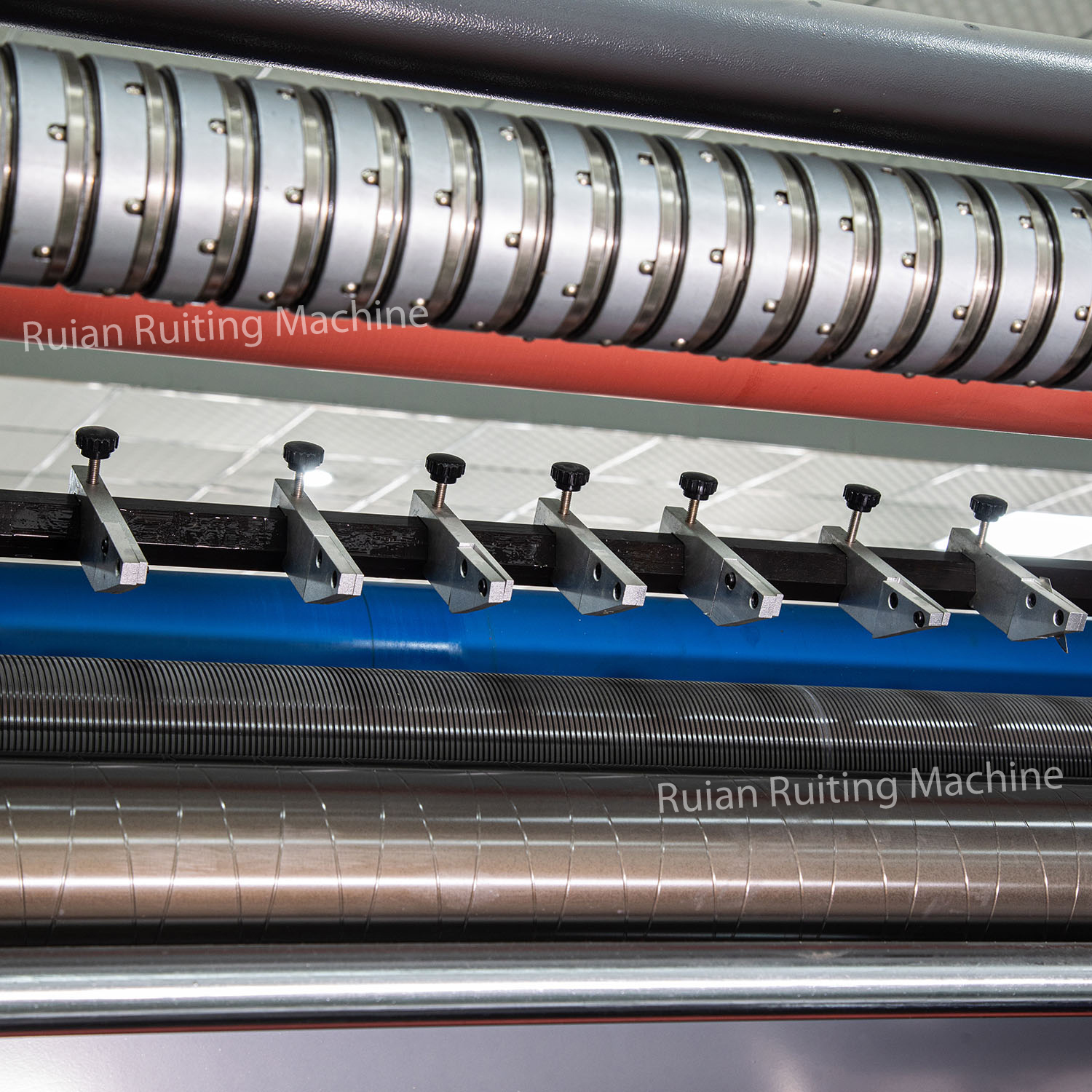  <span style="color:#ffffff;">M&aacute;quina de corte de alta velocidade</span> 